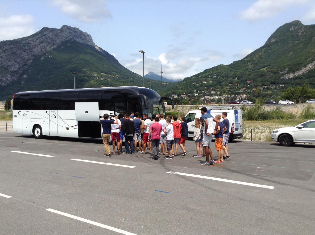 TerritoireSci's tweet image. Les finalistes d&apos;@Innocupjr pour visiter @XeroxCorp @CEA @Grenoble_EM avec @MINATEC