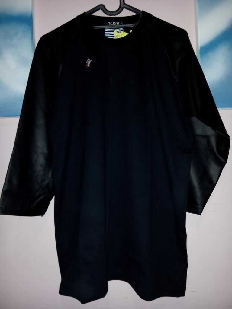 Desain selalu bicara sesuatu! Black always tells the truth! <a href="/VARDstore/">VARD STORE</a> <a href="/NuflagApparel/">Nuflag Apparel</a> @MUMAapparel @Nordencloth