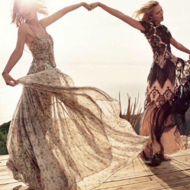 UnlikelySwiftie's tweet image. #PrayersForMamaSwift #1989Tour @taylorswift13 @JennJohnson20 @TheTaylorArmy @brianjohnsonM @bethelmusic @ladygaga