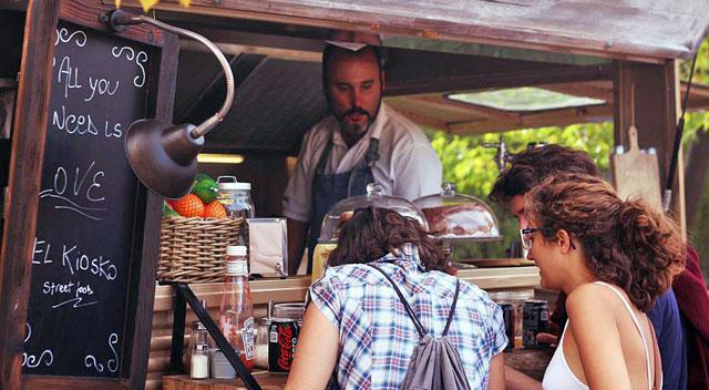 PROUSCONSULTING's tweet photo. Guía para montar un ‘food truck’

http://t.co/IlICe6w6WC

v/ @elpais_economia #Gastronomia

#FoodTruck http://t.co/27PPVYCuPN
