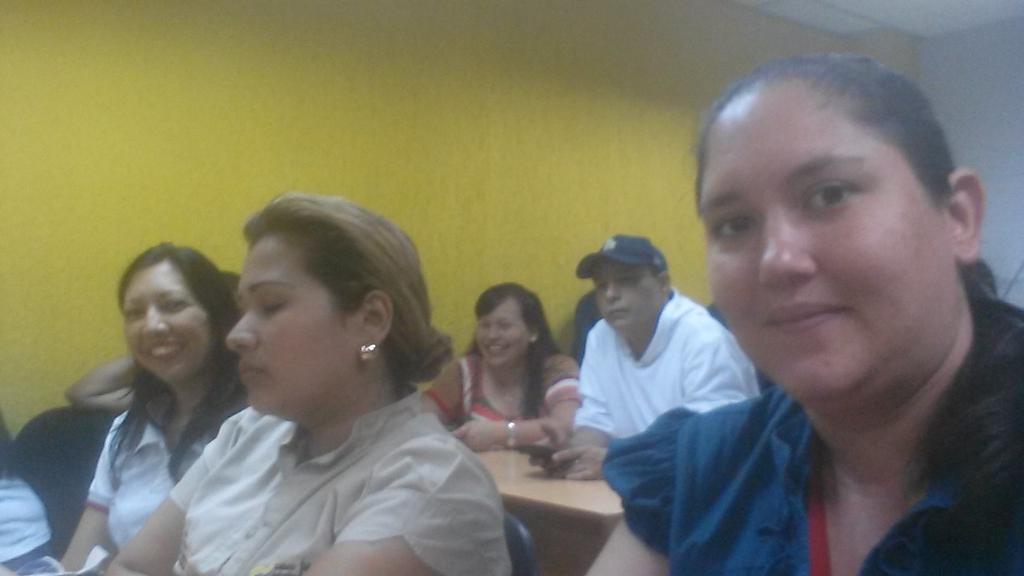 EG_cbittrujillo's tweet photo. @Fundabit Reunión de Equipo de Trabajo y compartir con @TutoresValera y @Fundabitrujillo http://t.co/Akmb4GxjHz