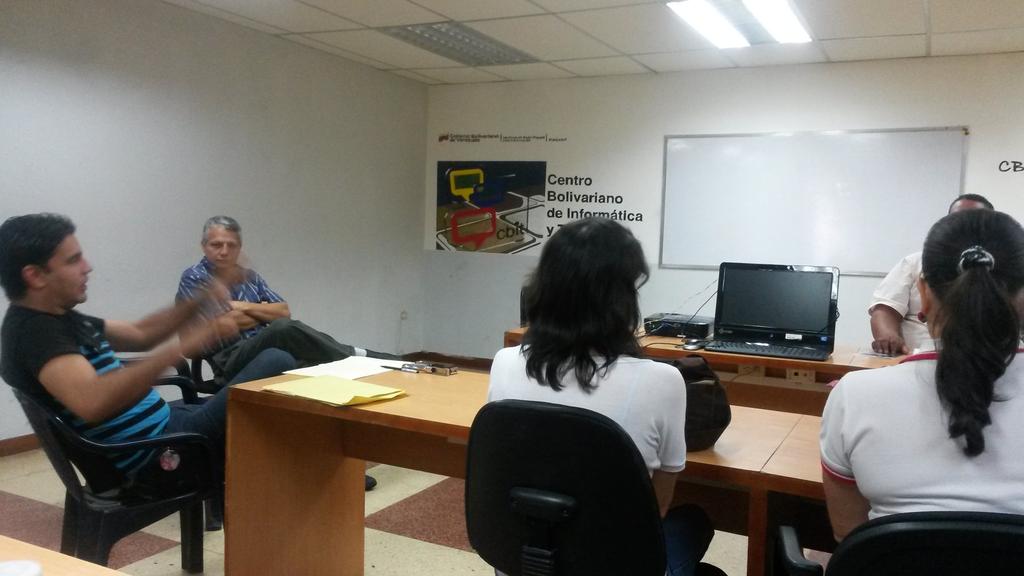 EG_cbittrujillo's tweet photo. @Fundabit Reunión de Equipo de Trabajo y compartir con @TutoresValera y @Fundabitrujillo http://t.co/Akmb4GxjHz