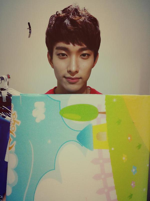 17BOYSBASE's tweet photo. [17's 도겸] 네 지금까지 마법의소년 도겸딘이였습니다!!!♡ 오늘무대도 기대많이 해주시고 오늘하루 즐거운하루되세요 ㅎㅎ 베이비유어마이엔젤 빠이빠이 http://t.co/jDpgSFYGHl