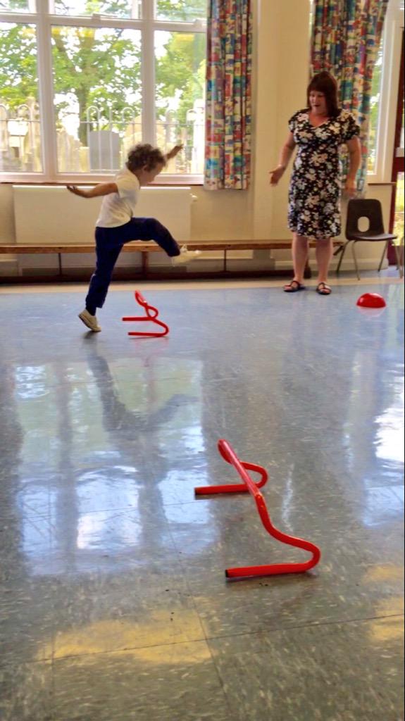 davemendonca1's tweet photo. Mini D bossing the toddlers sports dayππ½ππ#borntoperform #crazypotential #qualityform #hurdles http://t.co/kcdU0GqxNF