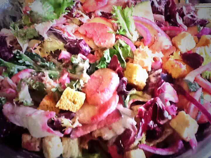 Taste_of_Mumbai's tweet photo. Fresh Summer Salad :-) with beetroot,new potatoes, red onions cucumber :-) @LoveBeetroot @harboursidebar http://t.co/PD3O9F92Ir