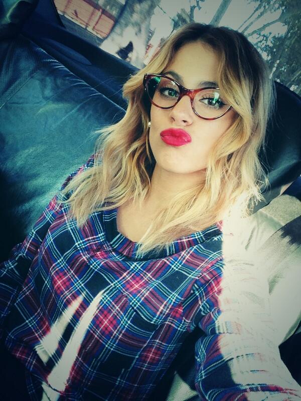 AyudaMDHelp's tweet photo. @Gabitinista2012 ¿Fea? AJAJAJA y tú idola ¿Que es? UNA FLACA la cara de pelotuda que tiene @TiniStoessel no te metas. http://t.co/CAZWbBz6nU