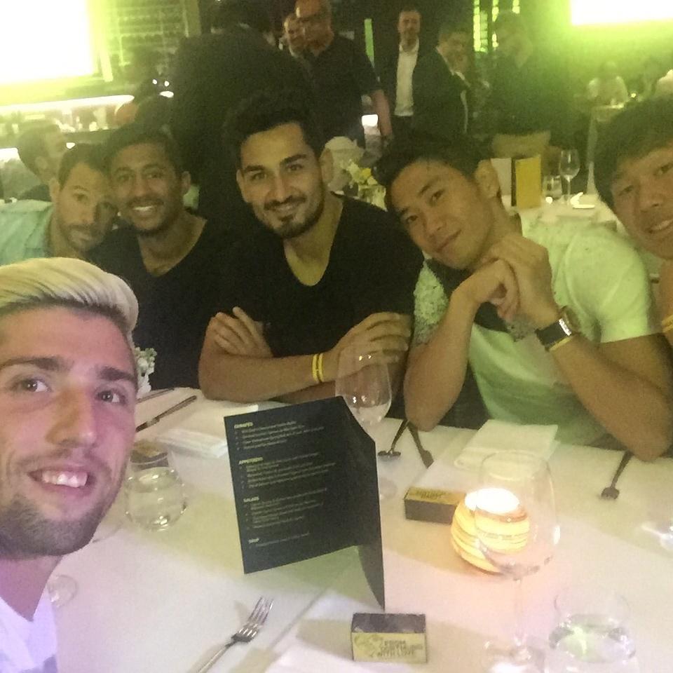 Ilkay Gundogan Dinner With The Team In Singapur Before We Start Our Next Test Tomorrow Against Johor Southern Tigers Bvb Asiatour Http T Co Zzvdwu3f14 Twitter