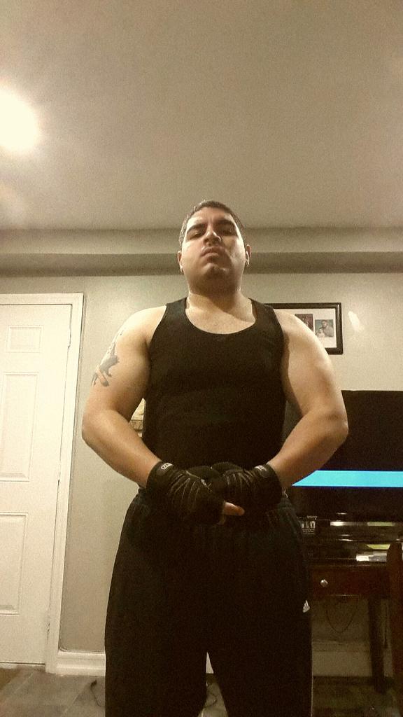 SubzeroCast's tweet image. Took this pic June 1st 2015 at 202lbs.I still can't believe I was 375lbs #weightloss #beastmode #powerup #Herballife