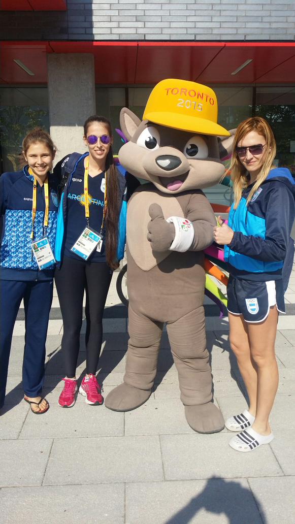VaninaBeron's tweet photo. Toronto 2015 @celiproffen  @AlexisArnoldt http://t.co/yoasB24pR0