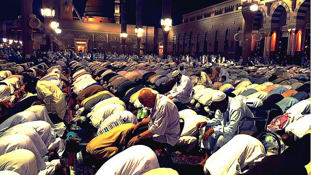 MadinaLifeSnap's tweet photo. #Madinah_live #ختمة_الحرم  #المدينة_المنورة  #المدينة_لايف #Madinalife #Madinah @Snapchat #snap_17_July http://t.co/zdAj29Dj33