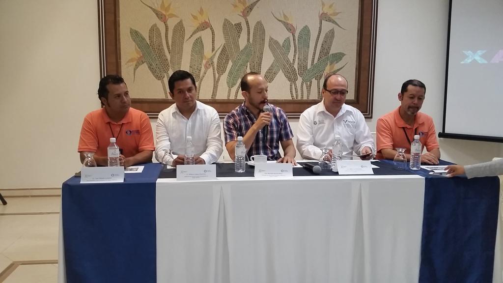 quirarterey's tweet photo. Presentación  de las experiencias  turísticas xalapa @AHyMXalapa @HectorYunes @hilder45 @Platicas_decafe http://t.co/mqqWnvUHIe