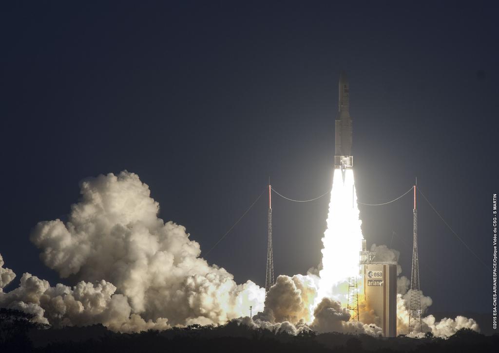 ShuttleAlmanac's tweet photo. New Pic 1 - Launch of the @Arianespace #ArianeV #Ariane5 #VA224 carrying #StarOneC4 and #MSG4 sats http://t.co/mEyMycxTOM