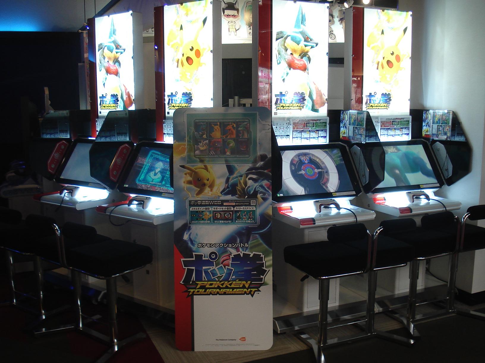 Namco梅田店 님의 트위터 ポッ拳 本日よりnamco梅田店にてポッ拳稼動開始致しました それに合わせて ポッ拳 イラストの限定バナパスポートも発売しております ポケモン好きのお客様も 格ゲー好きのお客様も ポッ拳を始めるならこのタイミングを逃すべからず