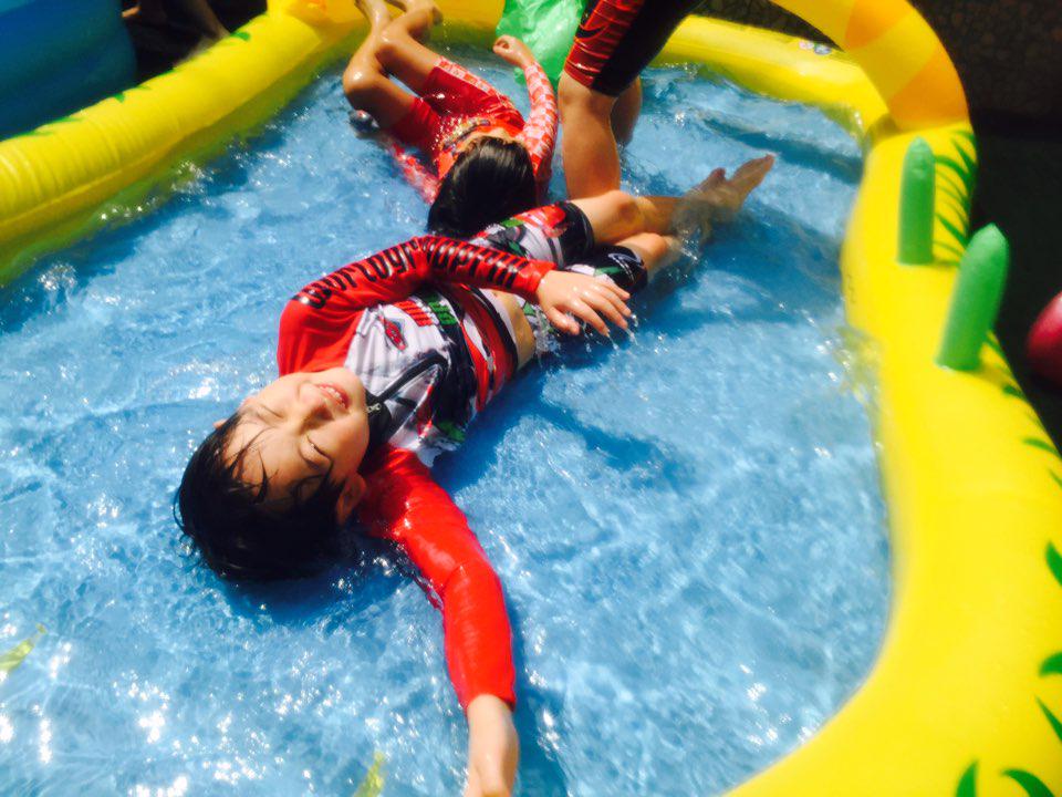 co90mp's tweet photo. 더울땐 물놀이가 최고다~~ http://t.co/hQdshcqQ4M