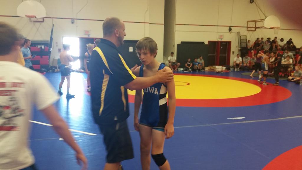 coachkrueger's tweet photo. 46kg Kieran Akhtar🍁4-2 over Gabe Lewis🚜 #teamiowa🌽 4-4 @THwrestler69 #closedgap from #ontariocup http://t.co/zkNkkGwINg
