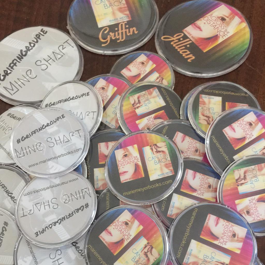 MarieMwrites's tweet photo. I have buttons! #RWA15 #AcrossTheDistance #CantGoBack #GriffinGroupie http://t.co/n9zo2Kf7Xr