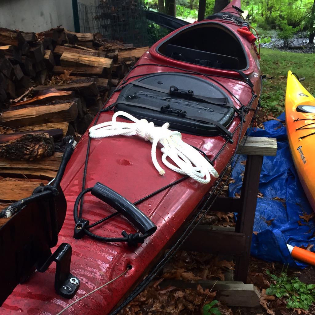ipswichmedia's tweet photo. New line. Getting ready for Boston Harbor expedition. #seakayak  #seals #urbanexploration @fortpointpier @KayaluGear http://t.co/Zwqjbdt1BW
