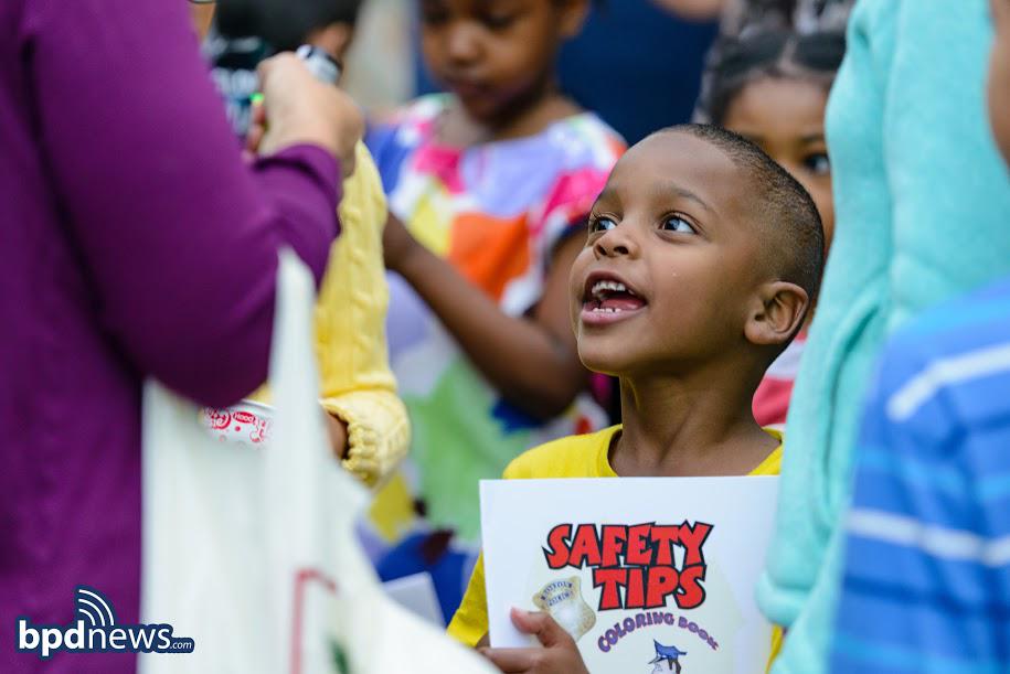 bostonpolice's tweet photo. Per Commissioner Evans: "For me - the best thing about our #FlashlightWalks is seeing all the smiling kids." http://t.co/QFgSRTwkCK