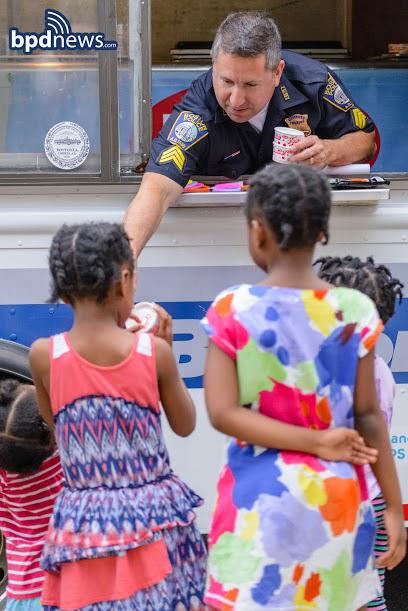 bostonpolice's tweet photo. Per Commissioner Evans: "For the kids - the best thing about our #FlashlightWalks is the #BPD Ice Cream Truck!!!" http://t.co/ENSnOnkQUu