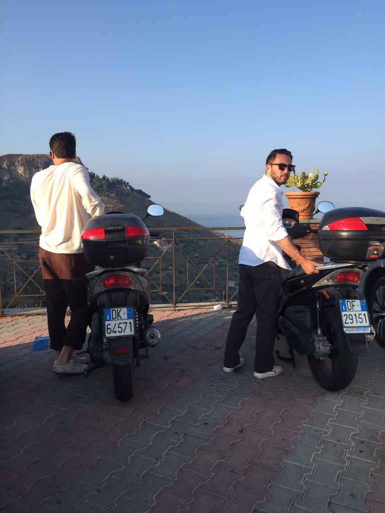 Pit stop on a failed attempt to ride a #scooter up to #MtEtna <a href="/RemyBartolotta/">Remy Bartolotta</a> <a href="/BlakePrete81/">Blake Prete</a>
