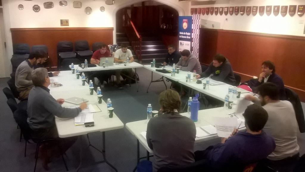 URBA_ok's tweet photo. Reunión con encargados y colaboradores de los 6 Centros de Rugby de la URBA q cuentan con el apoyo de @QBEargentina http://t.co/QJwNFuFtlv