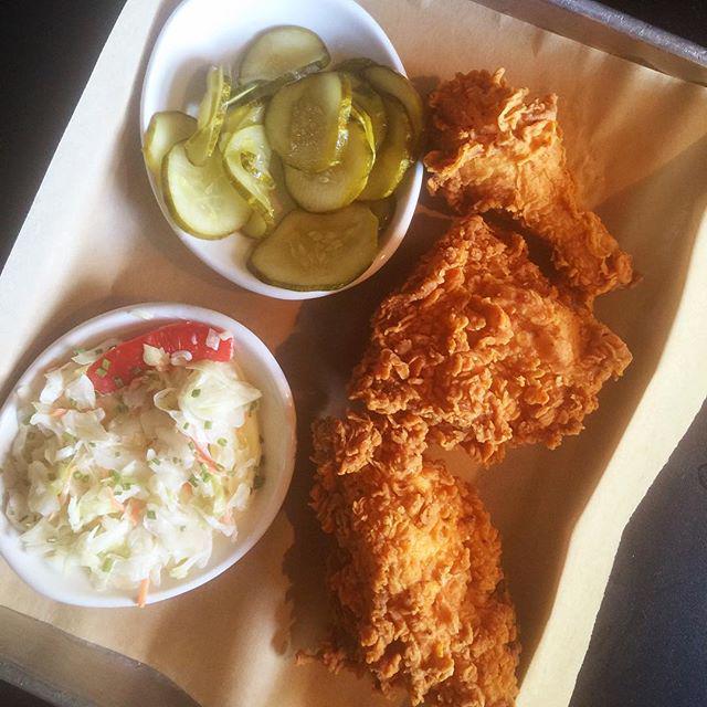 bluebirdvermont's tweet photo. @bluebirdbbq it's on! Fried Chicken every Weds.

#BTV #VT #friedchicken #summer #instafood http://t.co/ctDMvPYYTC http://t.co/qn3Pd4Jb66