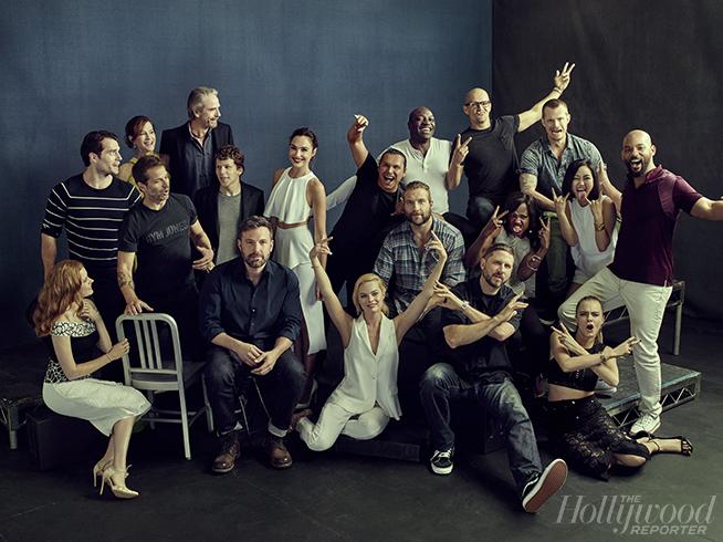 .@heatvisionblog shares an EPIC picture of the @batmanvsuperman and <a href="/SuicideSquadWB/">The Suicide Squad</a> casts: bit.ly/1GmvTUK
