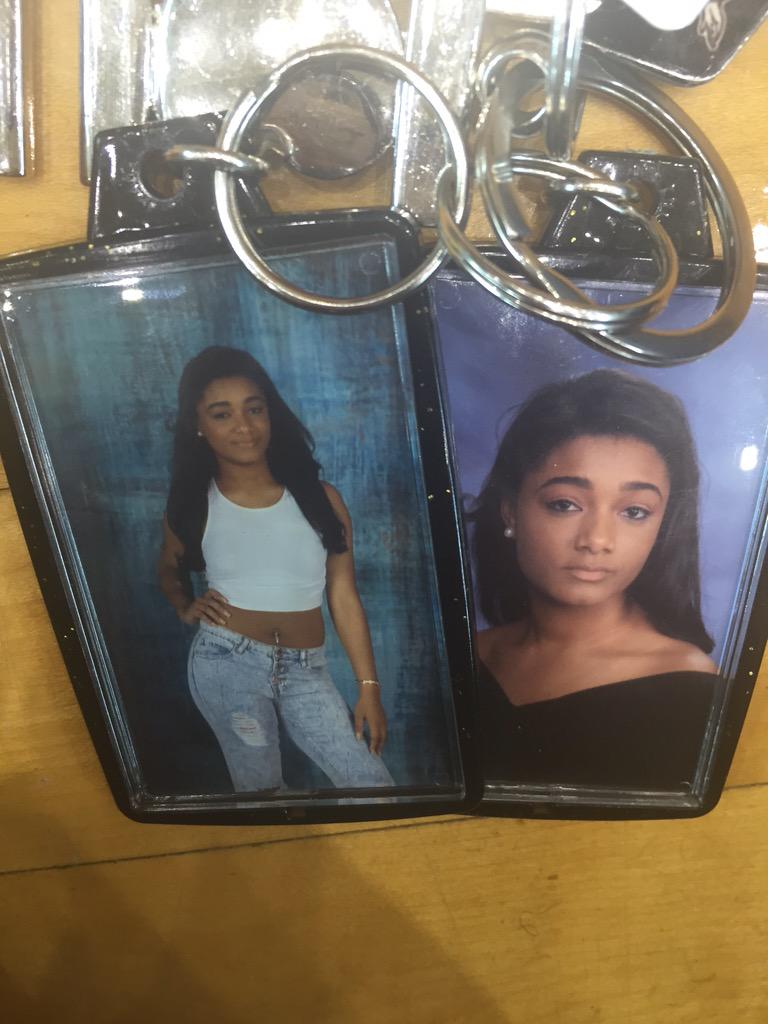 niyahsade_'s tweet image. 💋 #class2k16 @WiseSen16rs 🎓