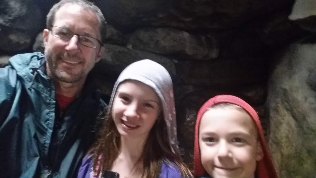 JodyCraniac's tweet photo. Burial tomb from 3,000 bc http://t.co/Ugeh631AFv