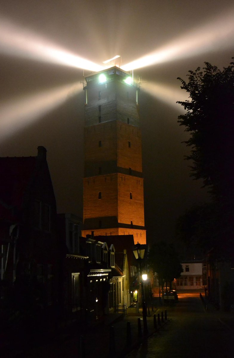 ArieHel's tweet photo. Mooi plaatje#brandaris http://t.co/QbyOs3Ugg3