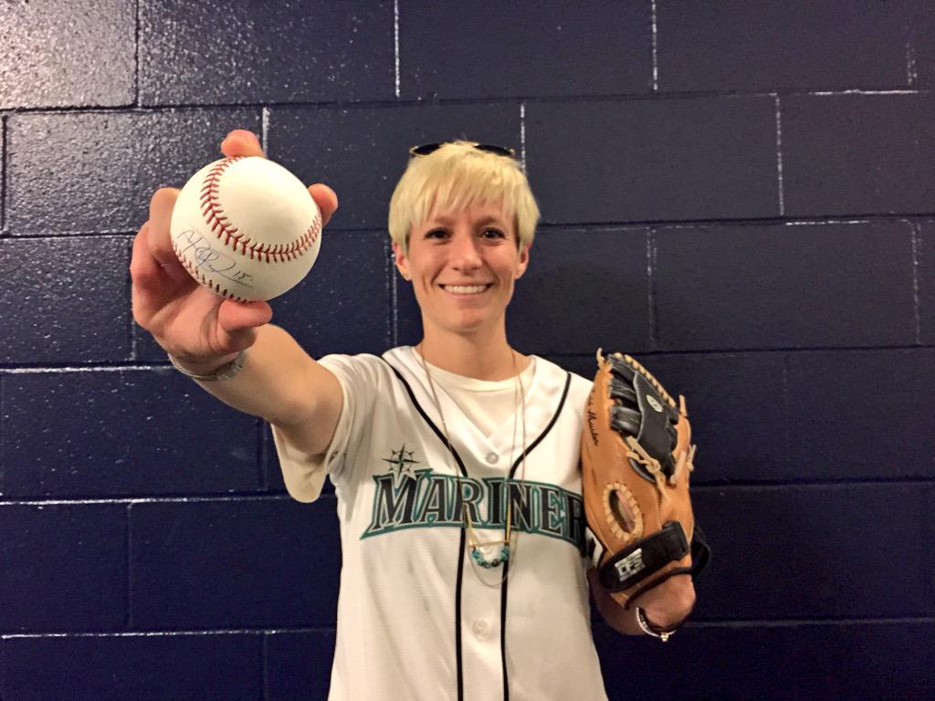 Mariners's tweet image. So much 🇺🇸 in one photo. RT for a chance to win a ball signed by @mPinoe.
