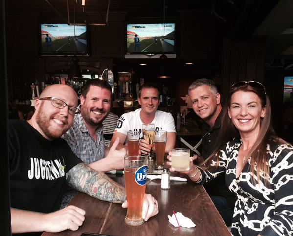LacasseBrian's tweet photo. #EMerCion #friends http://t.co/r6zJxoZVSX