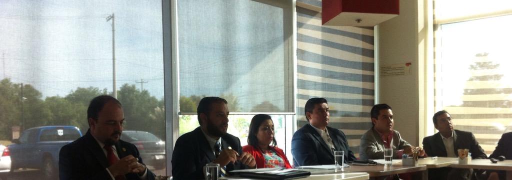 CANIRAC_AGS's tweet photo. Sesión Plenaria CANIRAC Aguascalientes en presencia de Secretaría de Turismo de @GobAgs y @Profeco #AgsMx cc @canirac http://t.co/ckDETXAQAw