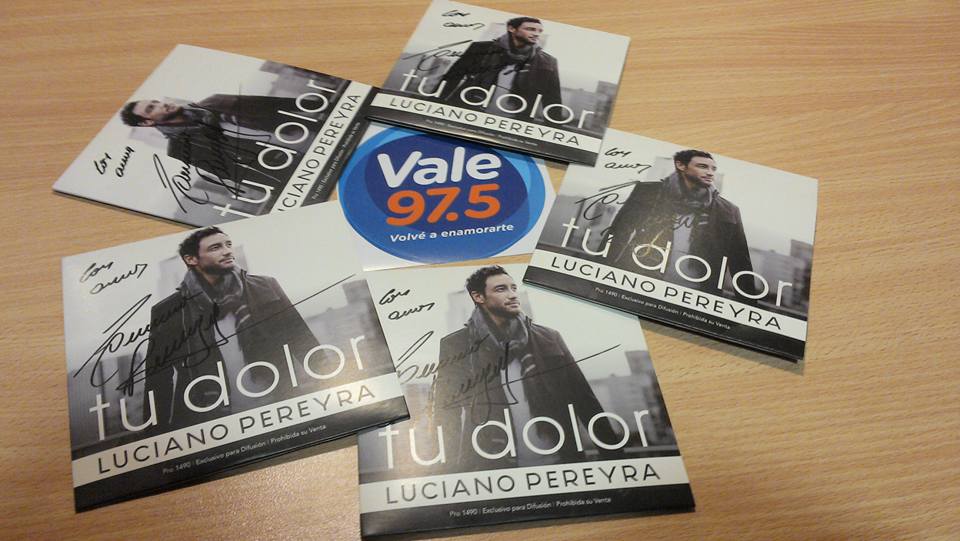 Vale975's tweet photo. AHORA! ¿Cuántos RT tendrá este tuit a las 22 hs?
Seguinos, jugá y ganá el SIMPLE FIRMADO por @LucianoPereyra http://t.co/vglGOTkwcA