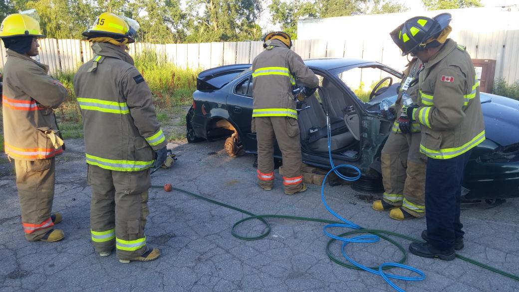 rduff621's tweet image. Platoon B and Station 1 volunteers auto x practise #autoex @FireChiefSeth @HonsyTPFFA1182 @blambert653