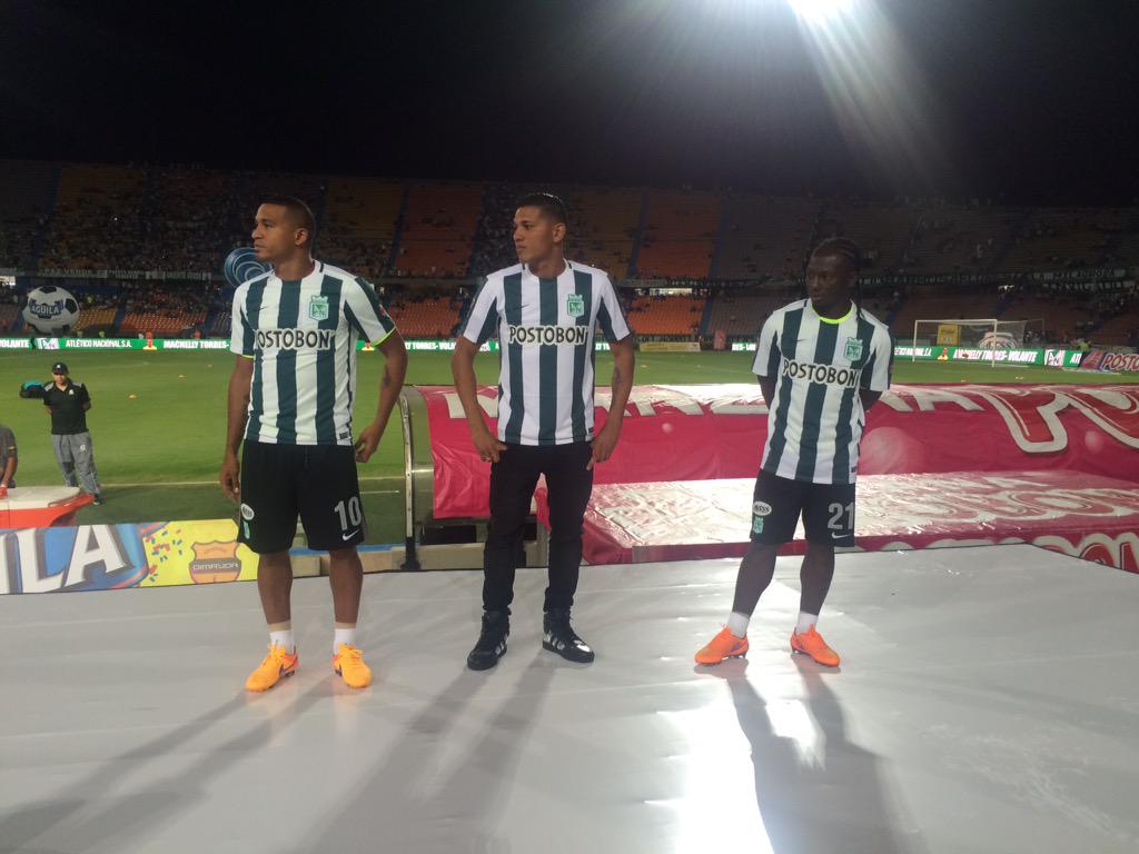 nacionaloficial's tweet photo. Atlético Nacional presenta sus nuevos refuerzos ante la hinchada Verdolaga. http://t.co/vuyCjhqgmw