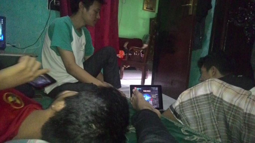 Belom pada mandi nih orang...