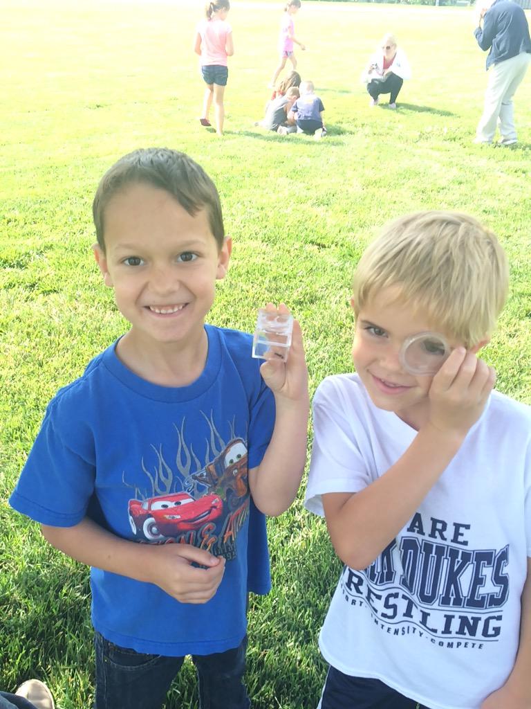 lizhamm34's tweet photo. We had a fun morning at York Elementary teaching kids in the Boost program all about bugs! #NebExt #ProjectWild http://t.co/XOU5IDDmGr