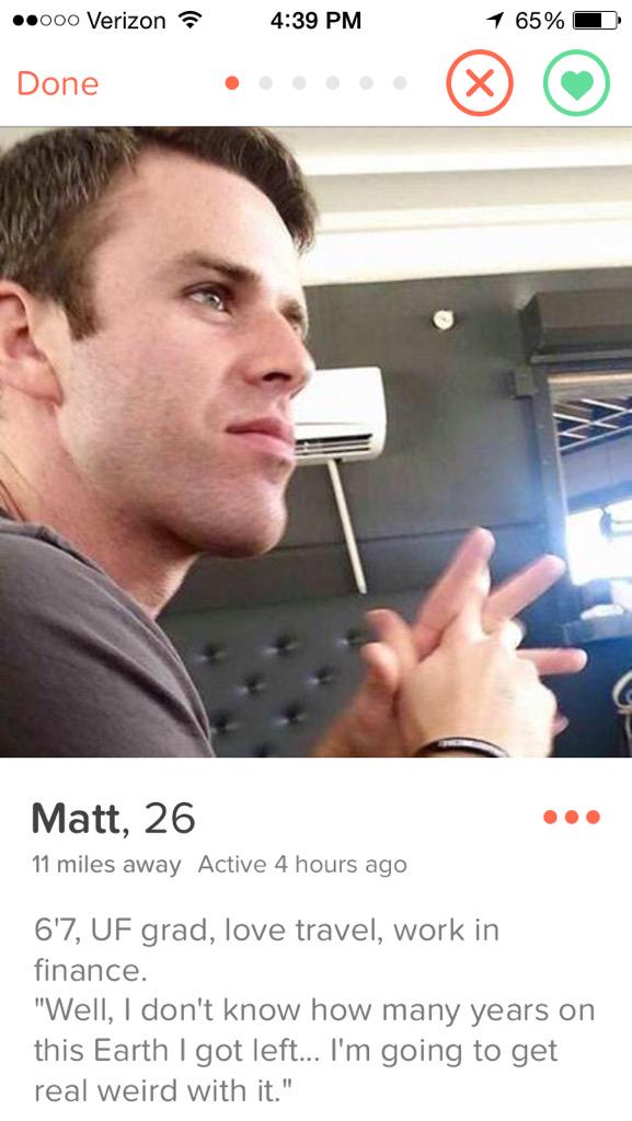 SaraEllis133's tweet photo. When you find your brother on Tinder 😂 #yes #dying #swiperightorleft http://t.co/VzFSHV8Nzy