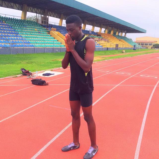marxirmurs's tweet photo. "ontop say i pray, bad mind pple dey trouble
my day, oh Lord
Me I dey husle my way, fear nobody wit d
tins I say.."💯 http://t.co/IONKYS56V6