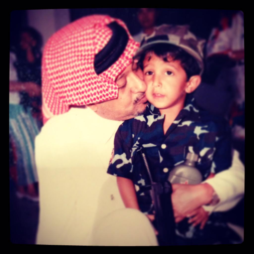 يابوي و فاقدك لا صار يتبع في اللقا الأحلام..
عساي القاك وأحكي لك كلامٍ في الصدر ماقيل..