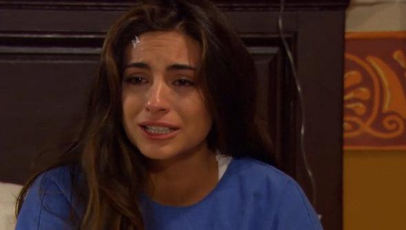 melodygarcia_15's tweet image. "@ana_croa: Pobre Verónica 💙♥😭♥  #Cap55  #LoImperdonable @anabrendac http://t.co/vbELzqjfXD" Como odio verte sufrir mi Vero :'(