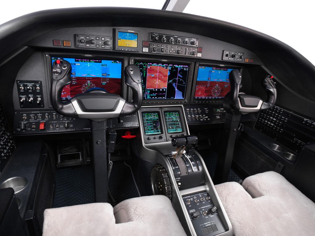 Cessna on Twitter: "Garmin G3000 avionics and a redesigned ergonomic make the M2 a simple step up from a turboprop #OSH15 / Twitter