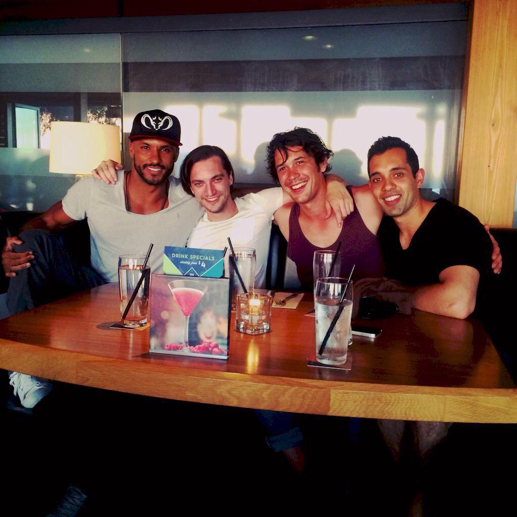 andbenrichards's tweet photo. bros http://t.co/GgARSCbSAV