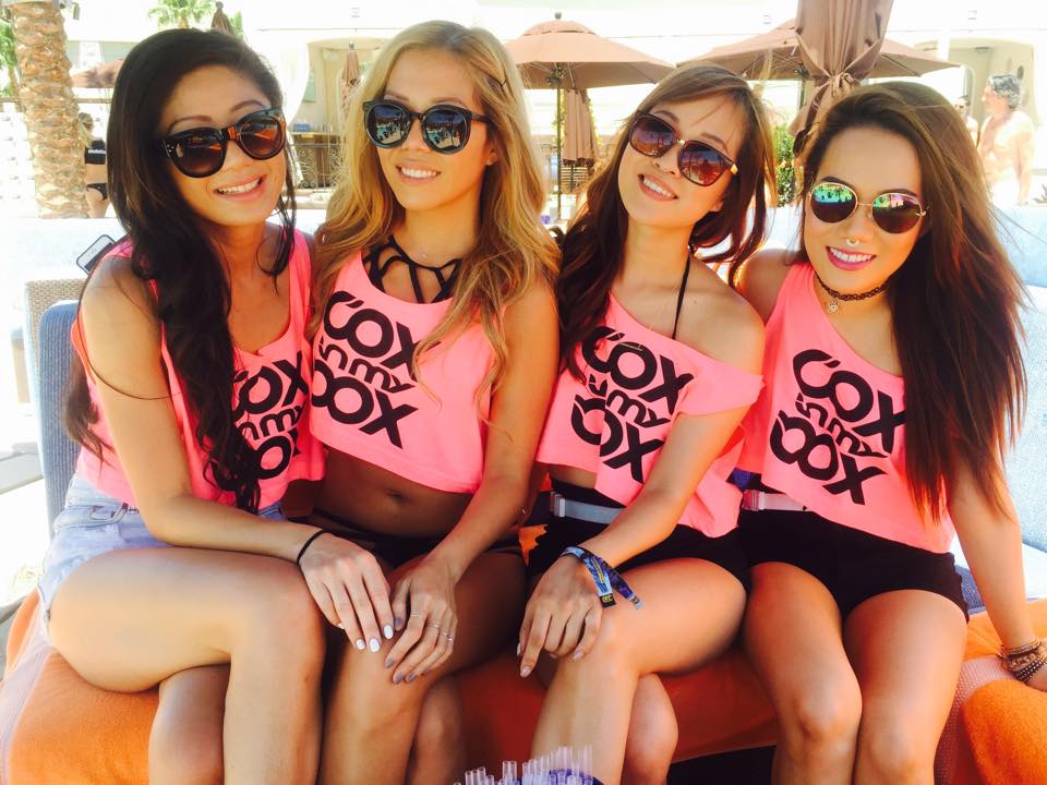 Carl_Cox's tweet photo. Fan girls!! http://t.co/rMPYnAzUD6