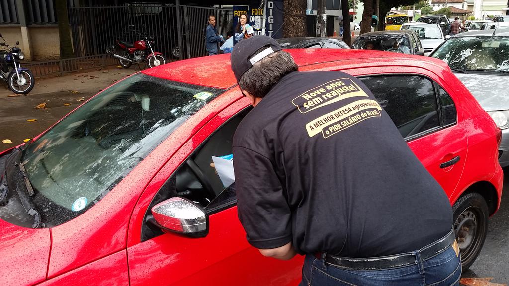 SINFEAGO's tweet photo. O lançamento da campanha de mobilização #PCRjá já surte efeito. Presidência da Agrodefesa chama ao diálogo hoje. http://t.co/JumrLMCHo8