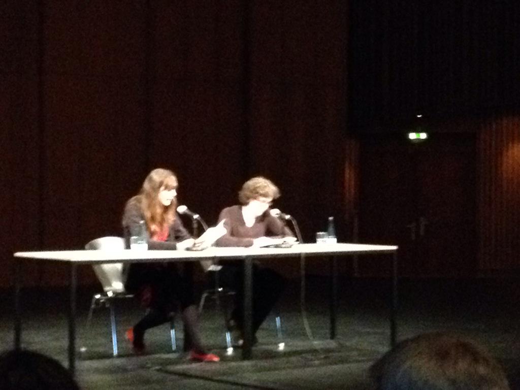 FloD86's tweet photo. Aurélie Maurin und Katja Meintel (Übersetzerin) lesen für den verhinderten G.Gatore aus Das lärmende Schweigen #ilp15 http://t.co/4QE1ALLcCb