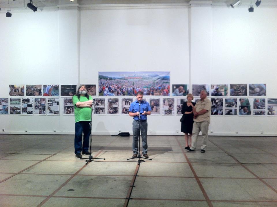 CZKD_Bgd's tweet photo. Srebrenički krug pakla #otvaranje #izložba #Bicko #Srebrenica #helsinškiodbor #czkd http://t.co/pRdZCGqgUR