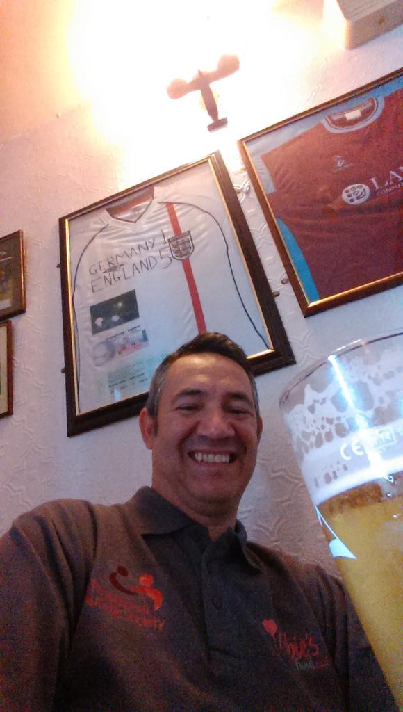 calftastic's tweet photo. Quick pint, first of many I reckon http://t.co/uHyDnmVeBg