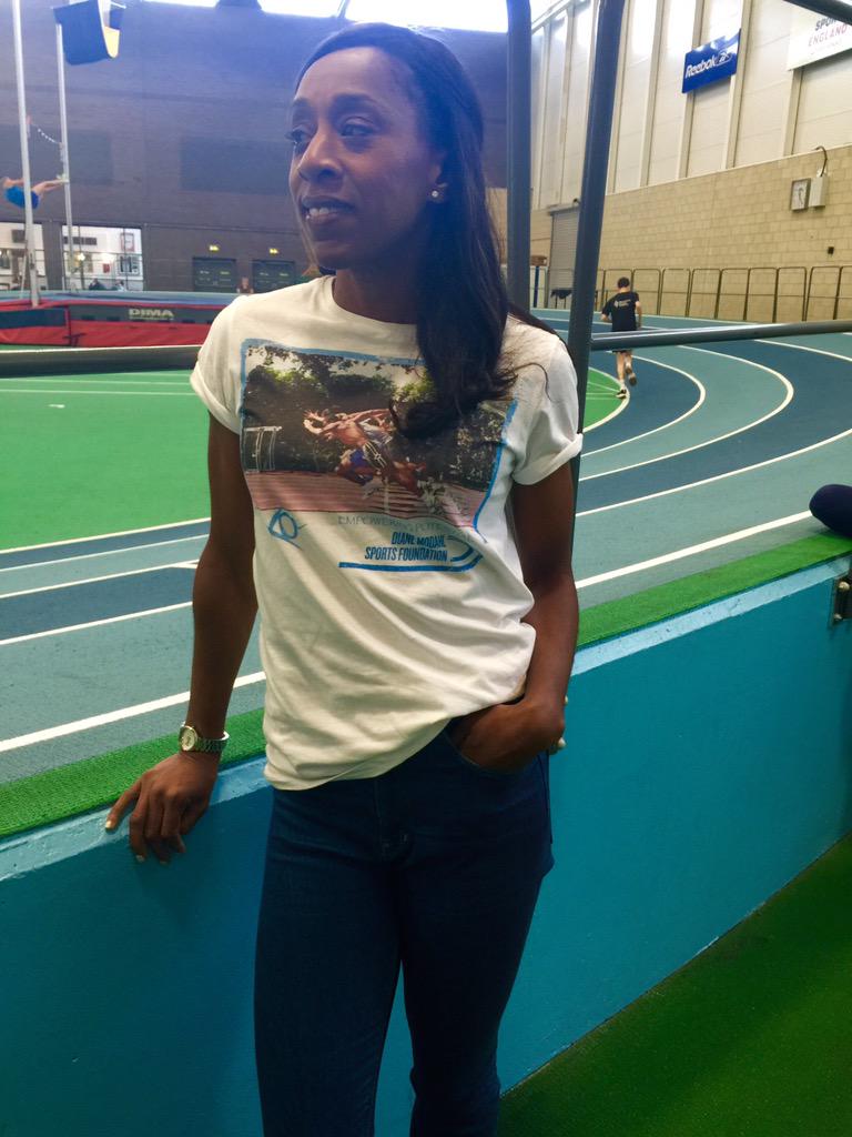 xo2world's tweet photo. 4xOlympian 800m Champ @dianemodahl in http://t.co/P0Ftl8ooyJ  @DMSF_UK charity T-Shirt @DEADLEGACY1 @Lawrence_Jones http://t.co/h6qnG5HS8Q